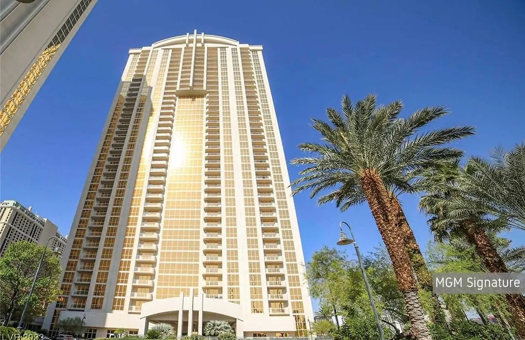 Luxe 702 Mgm Signature With Balcony-1