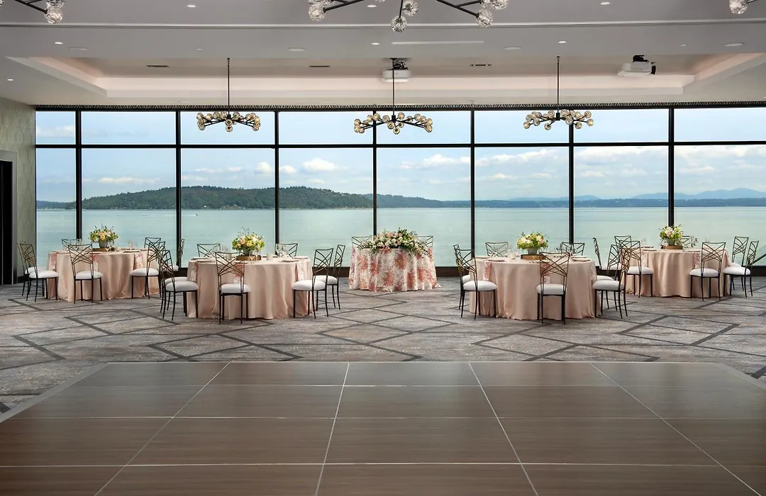 Silver Cloud Hotel Tacoma At Point Ruston Waterfront-1