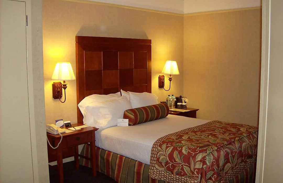Embassy Suites San Antonio Airport-1