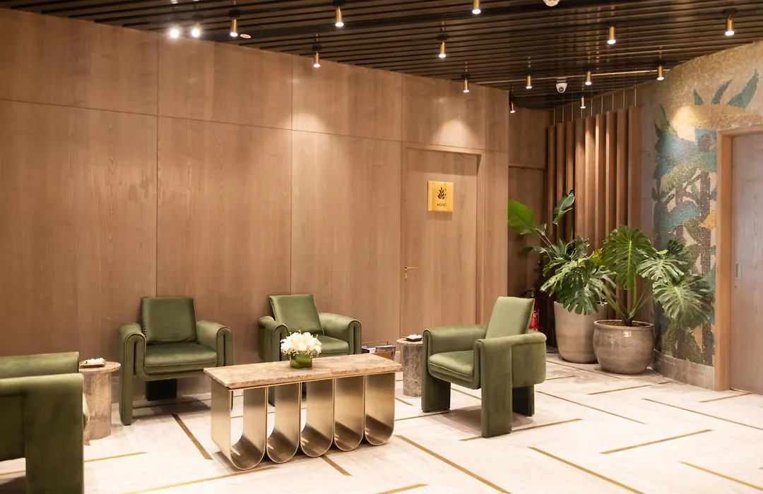 Taj Lands End-1