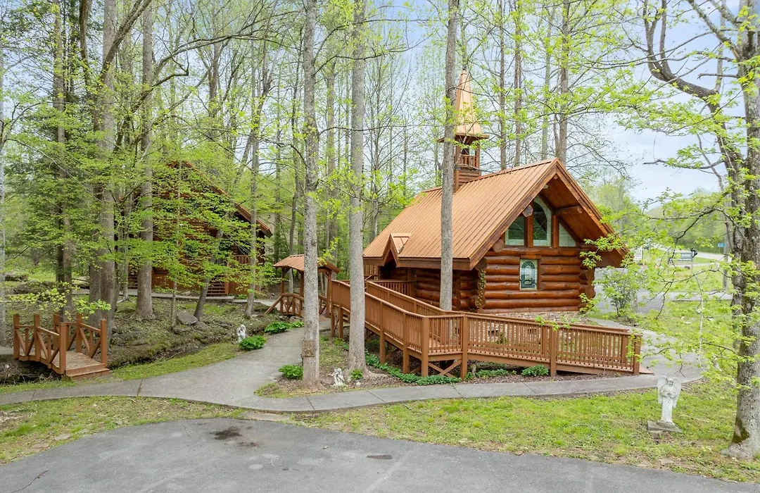 Parkway Treasure Cabin-1