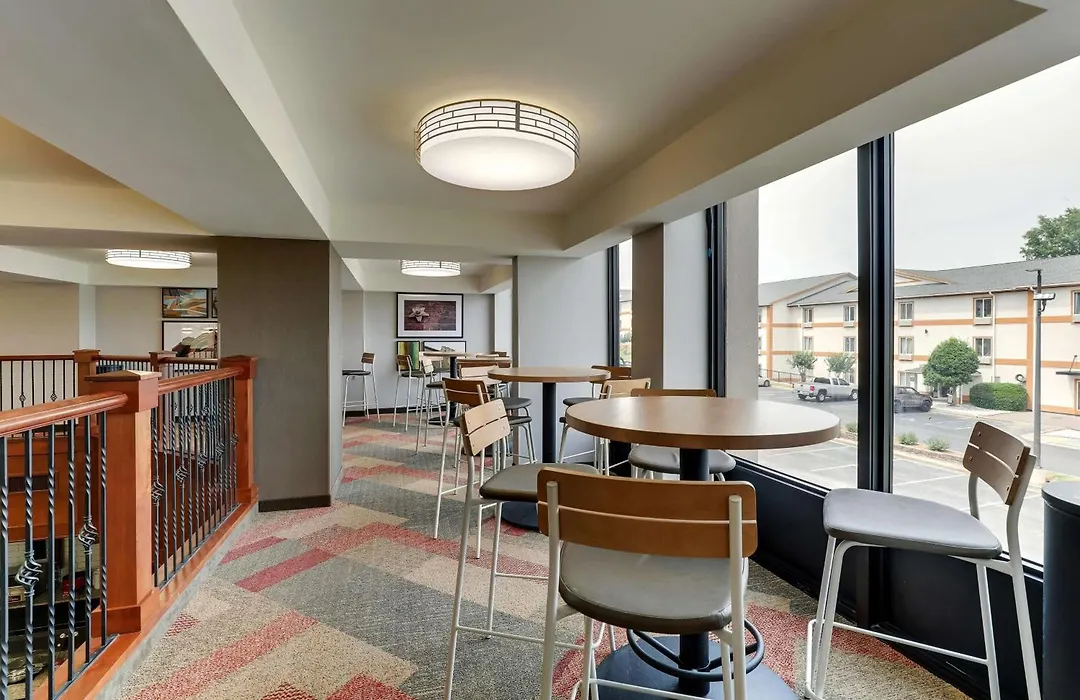Drury Inn & Suites Birmingham Lakeshore Drive-1
