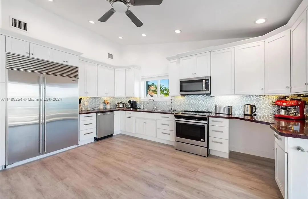 Villa Hashmi Luxury 5Bd & 5Ba Retreat On North Bay Island-1