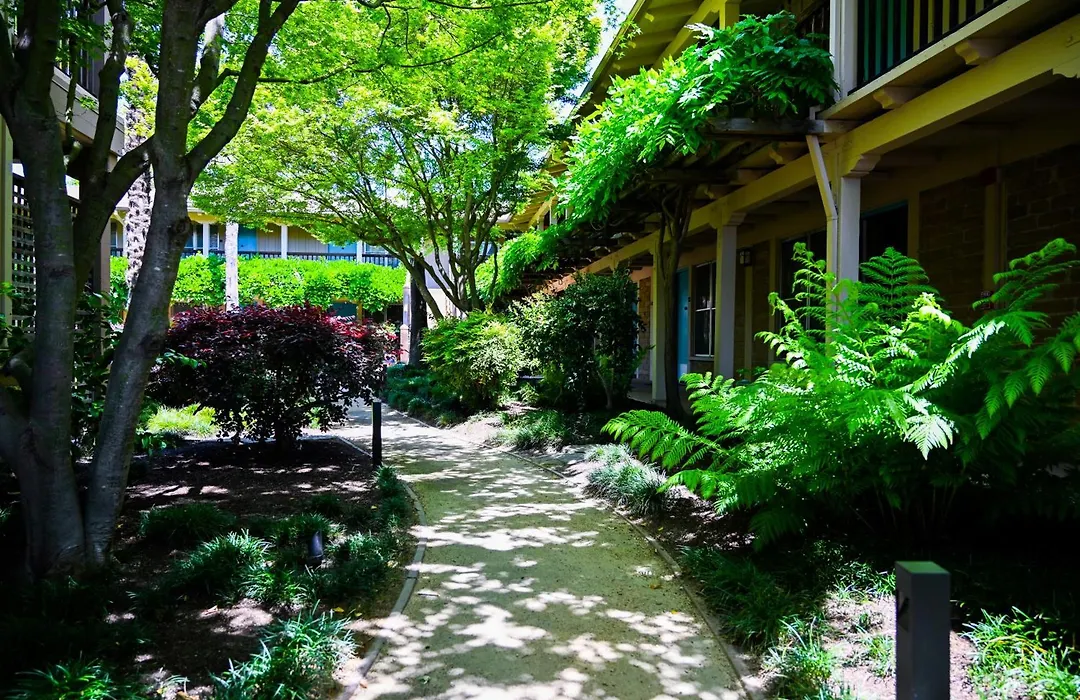 El Pueblo Inn-1