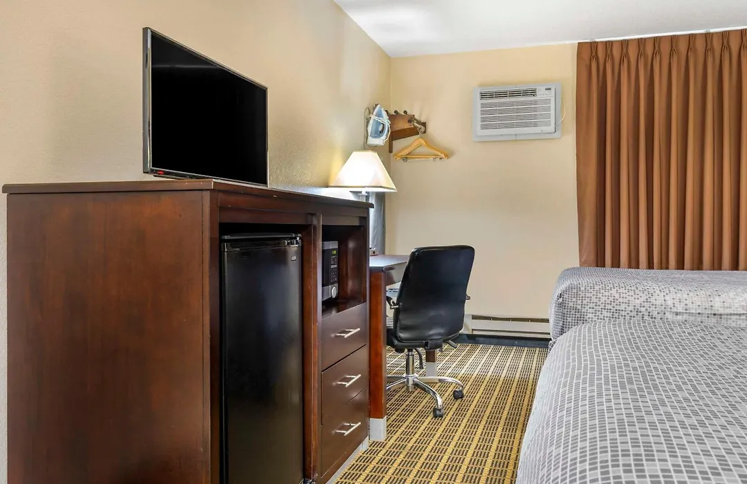 Econo Lodge La Crosse North-1