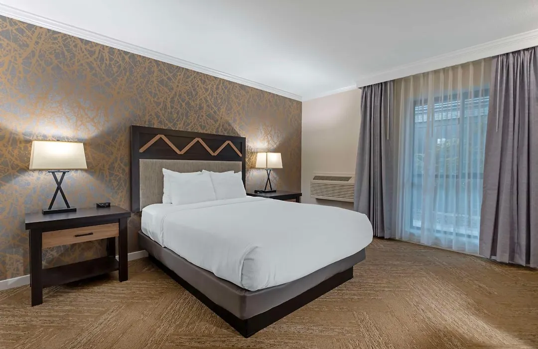 Best Western Plus Inn At The Vines-1