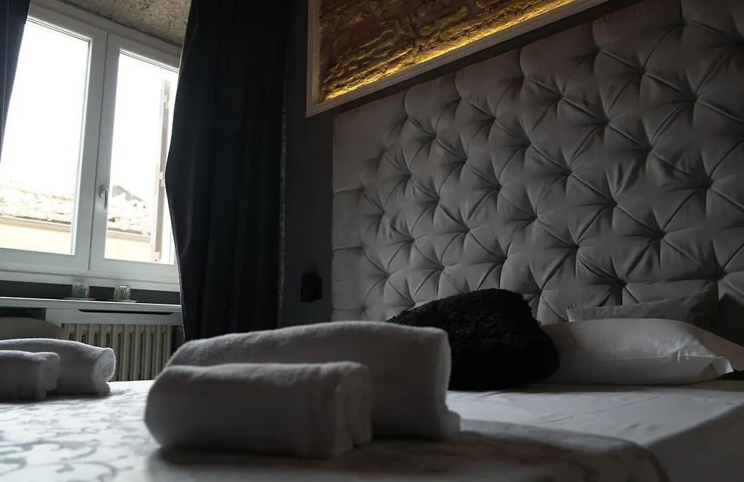 Rhome Luxury Suite-1