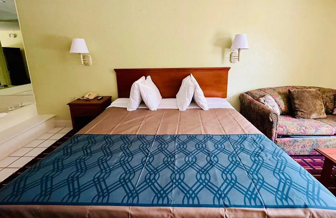 Ozark Inn And Suites-1