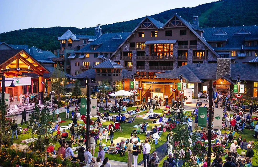 4F One Spruce Peak Stowe Mountain Resort Ski In Ski Out 4 Bed Sleeps 10-1