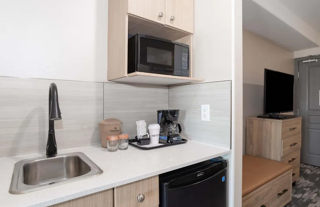 Sandman Hotel & Suites Regina-1