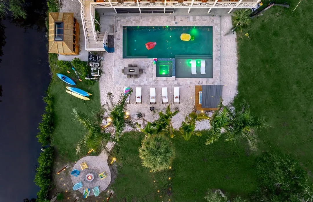 Sleeps 40! 13Br•Heated Pool•Waterfront Resort•Spa-1