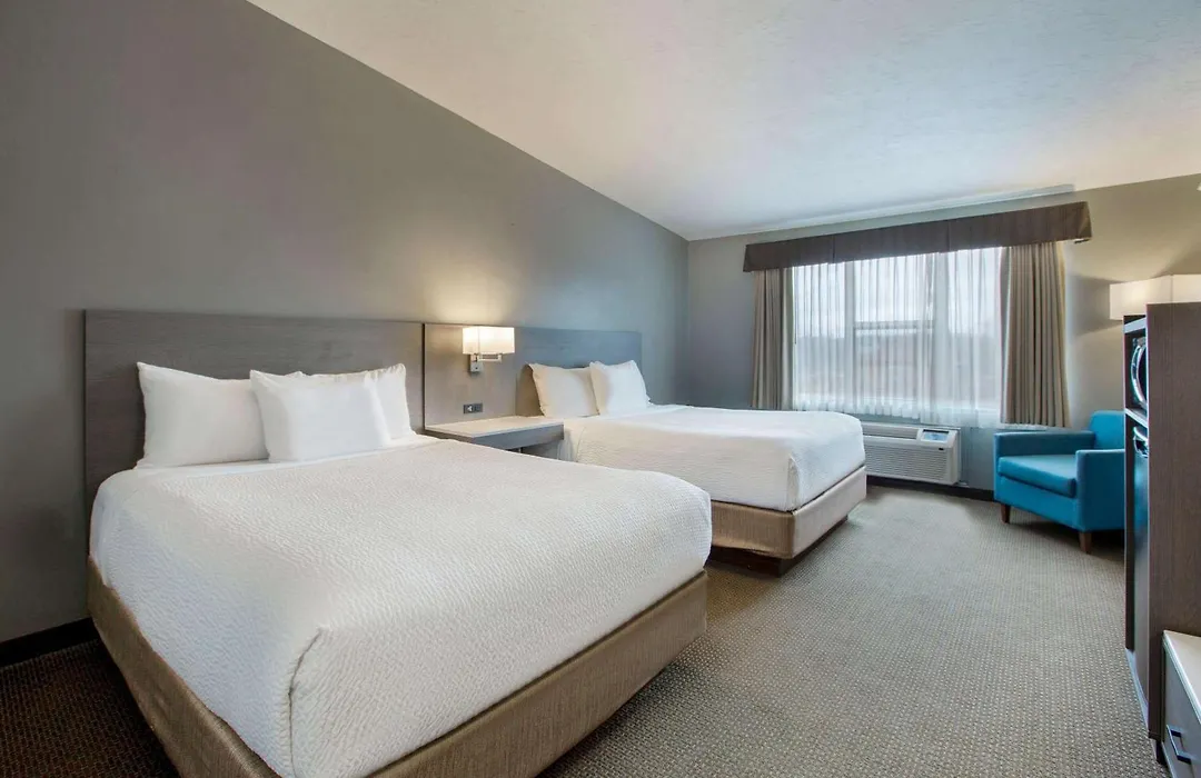 Days Inn & Suites By Wyndham Moncton-1