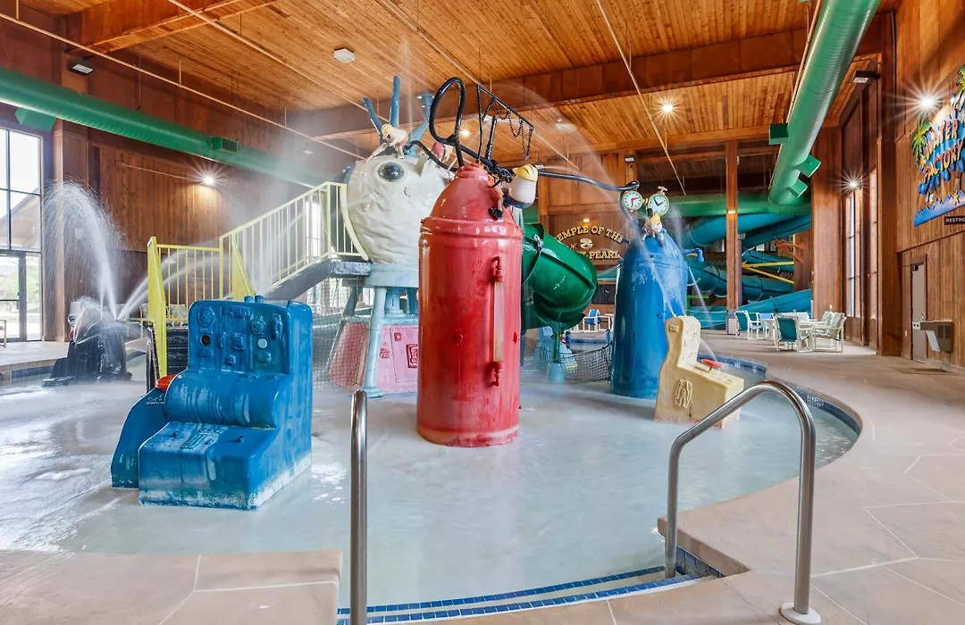 Polynesian Hotel & Suites-1