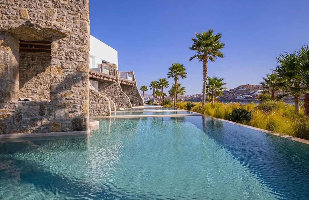 Aeonic Suites And Spa-1
