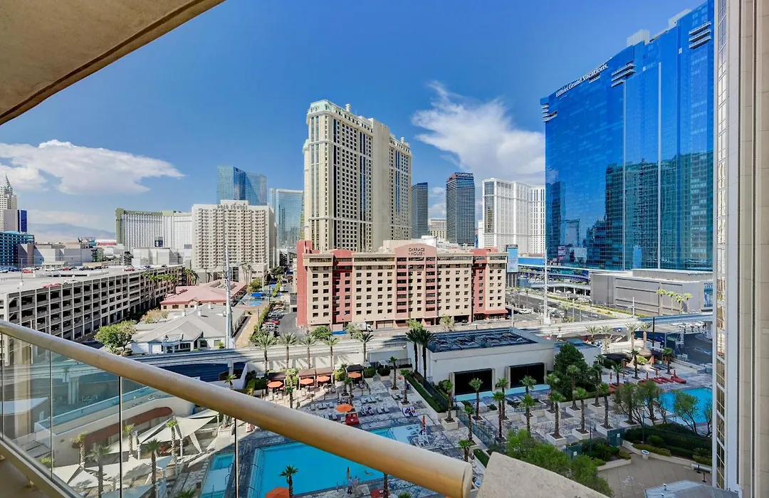 Amethyst Studio Suite Mgm Signature Strip View Balcony-1