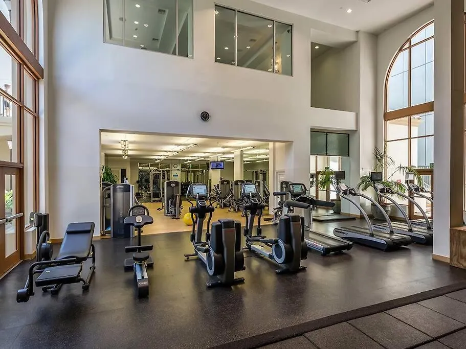 1 Bedroom Xl Condo With King Bed, Garden View, Parking Included-1