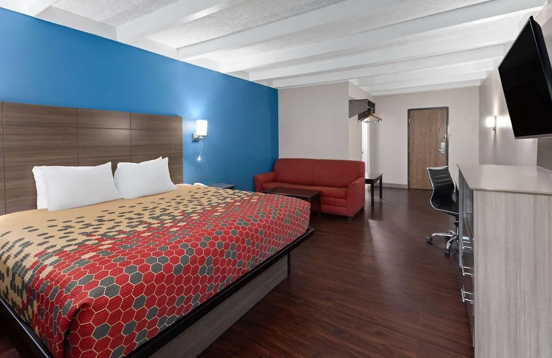 Baymont By Wyndham Bay City-1