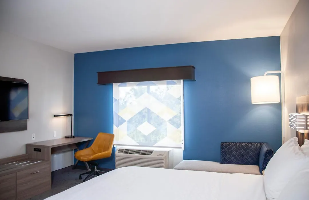 Holiday Inn Express & Suites Overland Park By Ihg-1