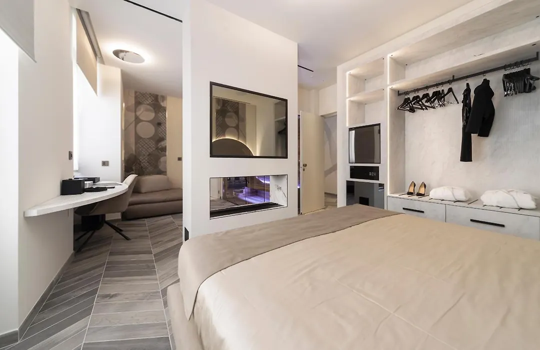 Tritone Luxury Suites Piazza Del Popolo-1