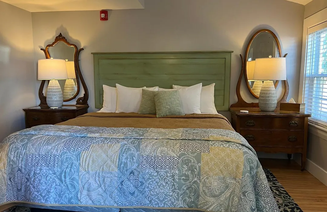 Abalonia Inn-1