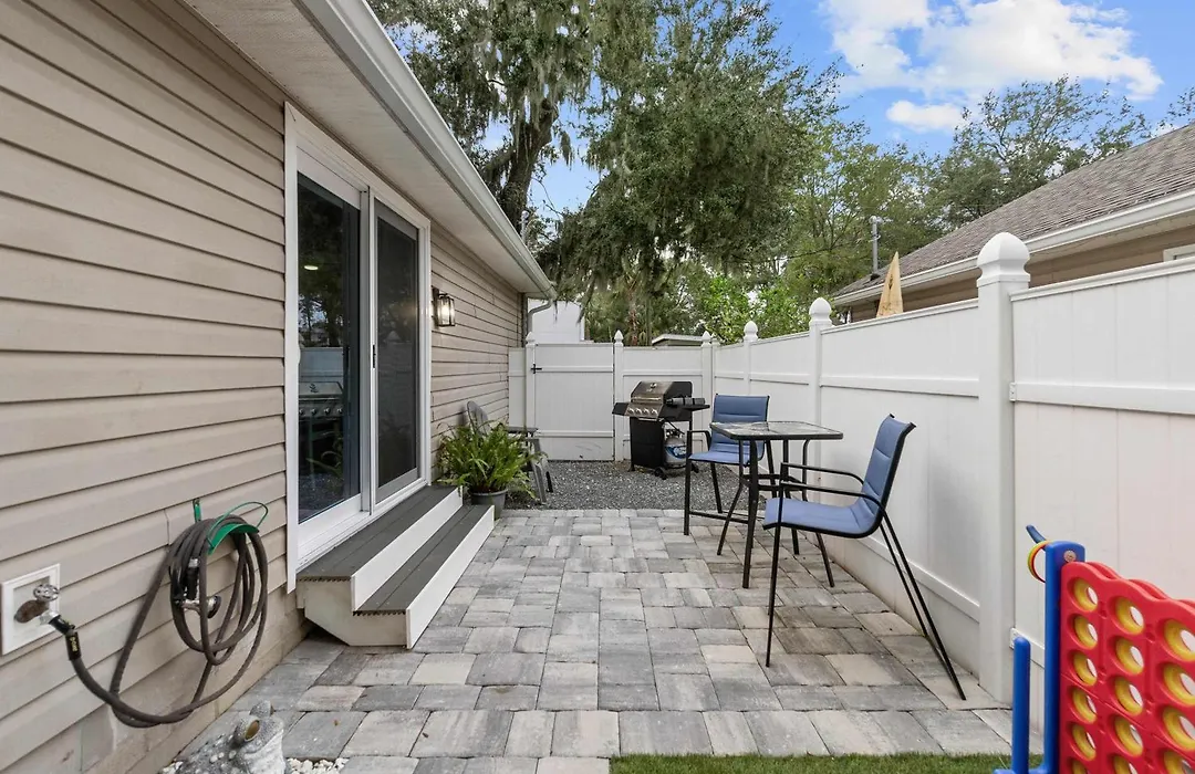 Peaceful Pearl Retreat- 5 Minutes To Downtown, 10 Minutes To Beach-1