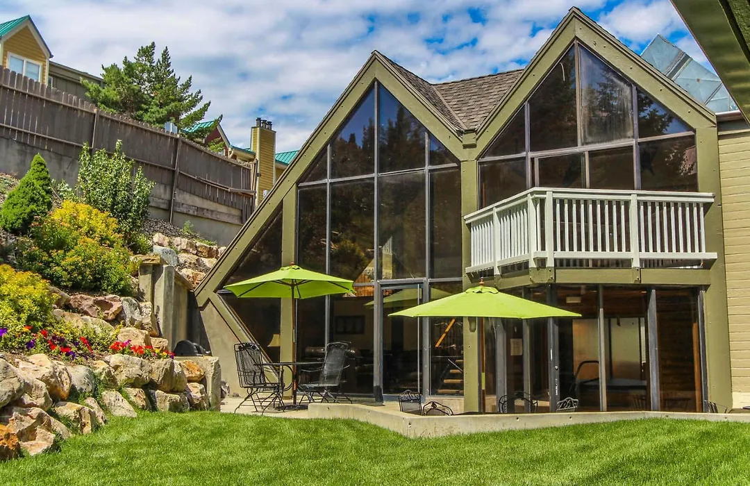 Skiers Lodge-1