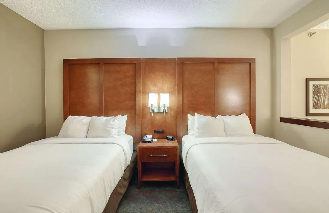 Comfort Suites Appleton Airport-1