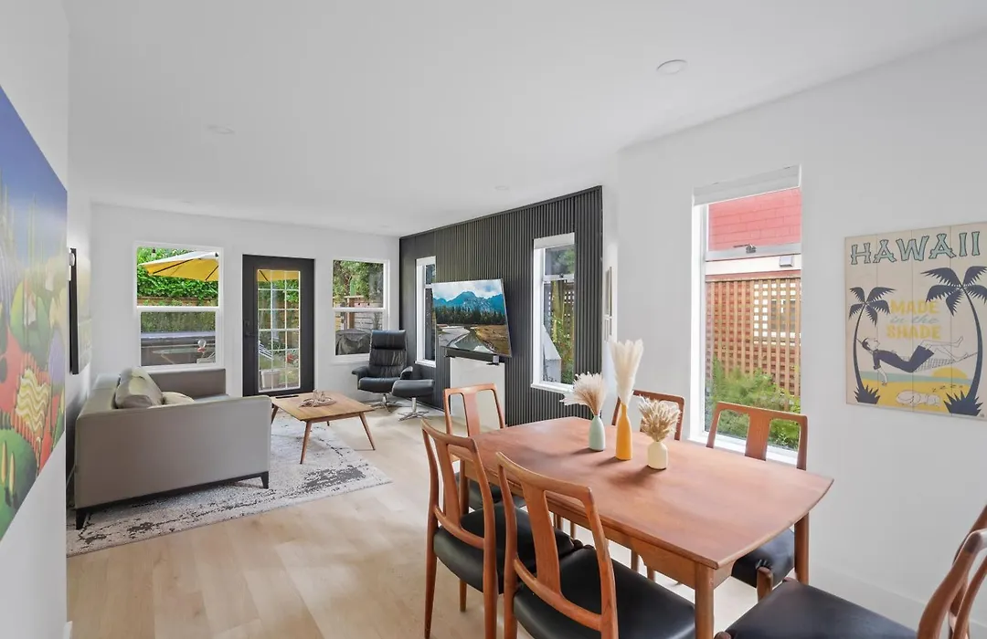 Modern Kitsilano 2 Bedroom Home With A Hot Tub-1