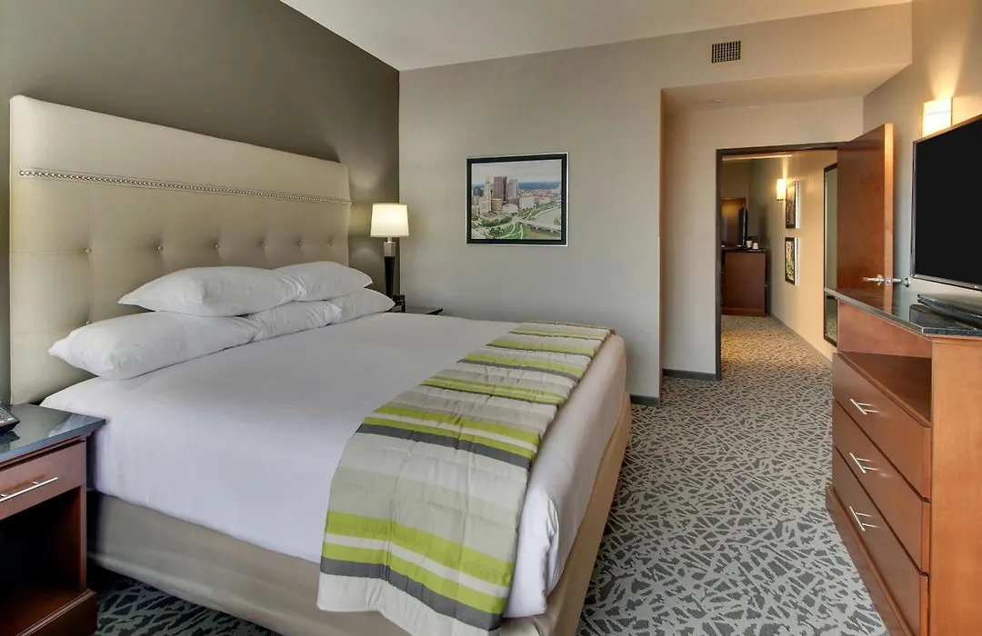 Drury Inn & Suites Cleveland Beachwood-1