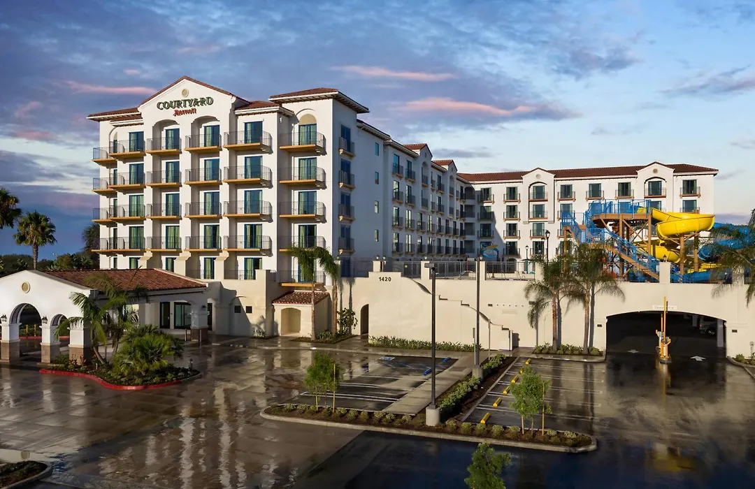 Courtyard By Marriott Anaheim Theme Park Entrance-1
