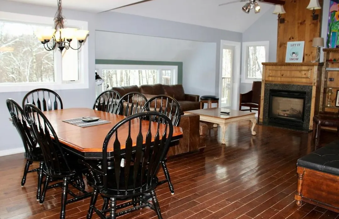 Trailside Village #4 - Slopeside 3Br With Hot Tub And Sauna, Ski In Ski Out On Great Eastern Trail-1