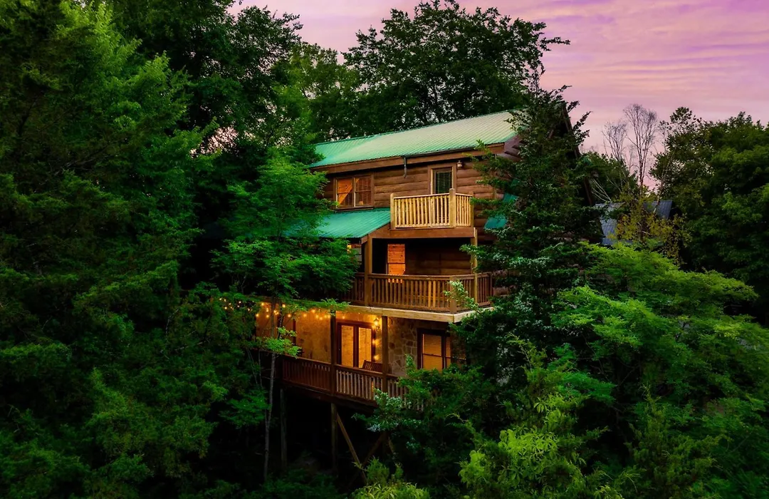 Pet Friendly Family Cabin With Hot Tub & Game Room Near Dollywood-1