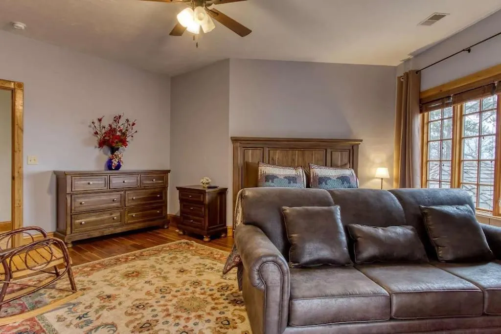 Mountain Bliss- Estate With Views - Firepit - Hot Tub - Gburg 5Min-1
