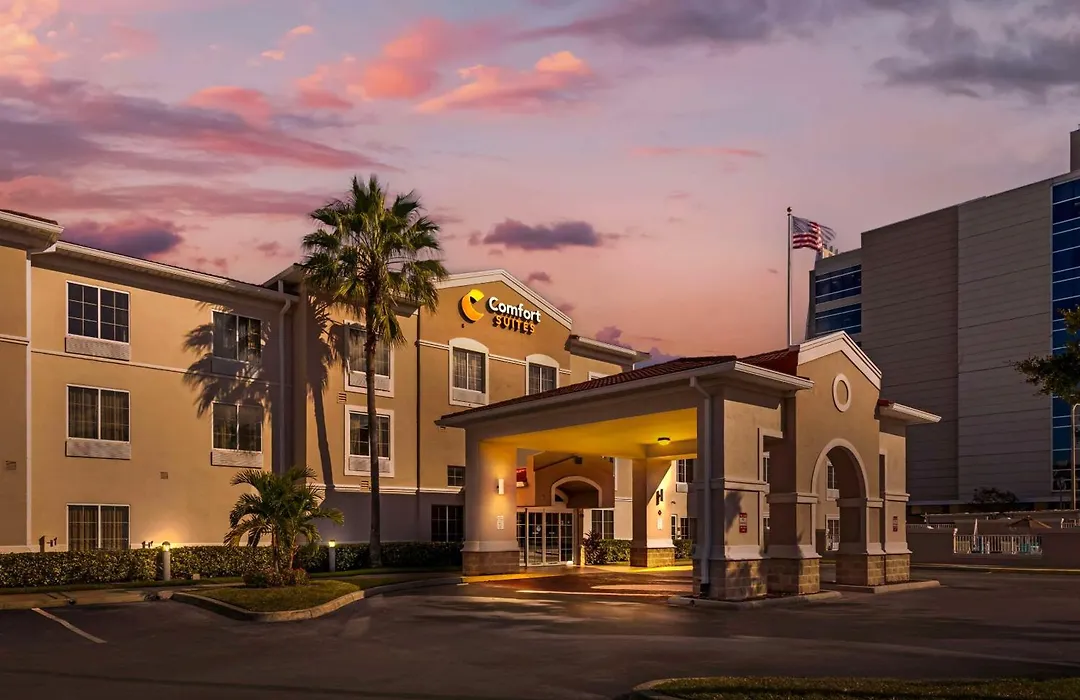 Comfort Suites Downtown-1