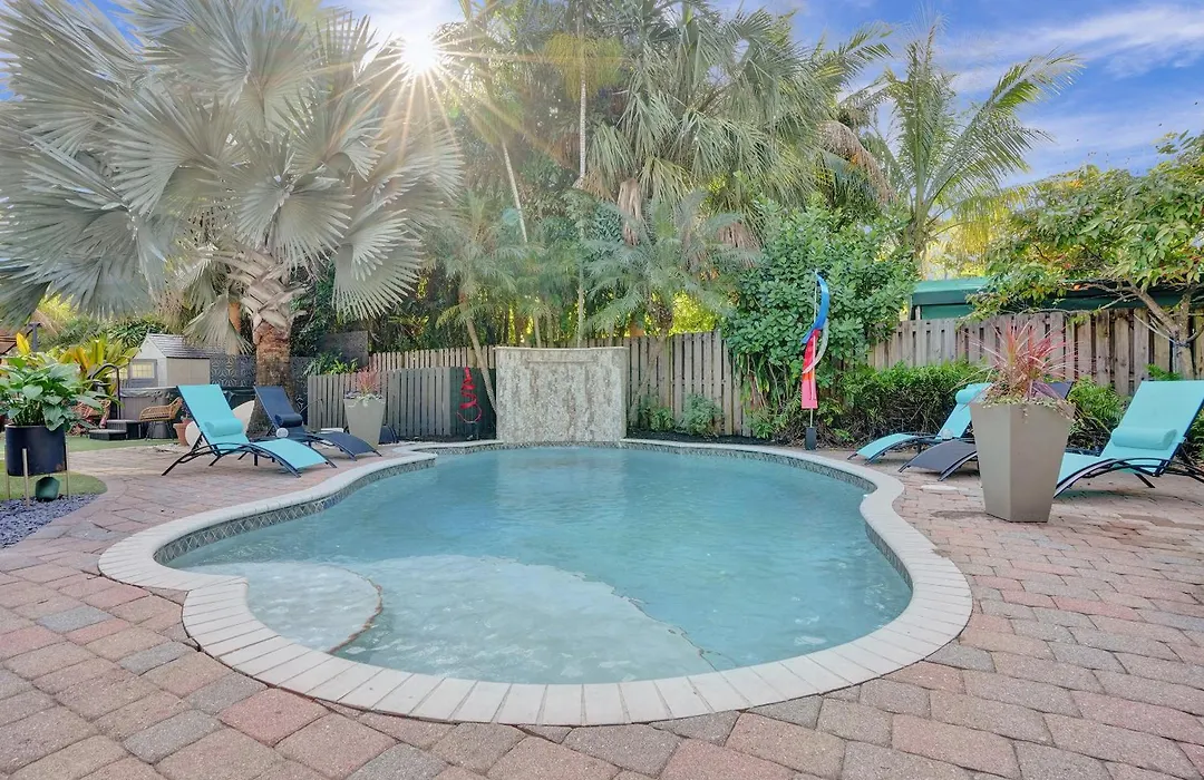 Kiki 4 - Men'S Clothing Optional Guest Houses-1