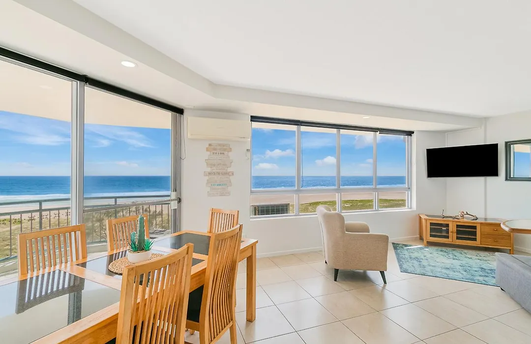 Oceanside Resort - Absolute Beachfront Apartments-1