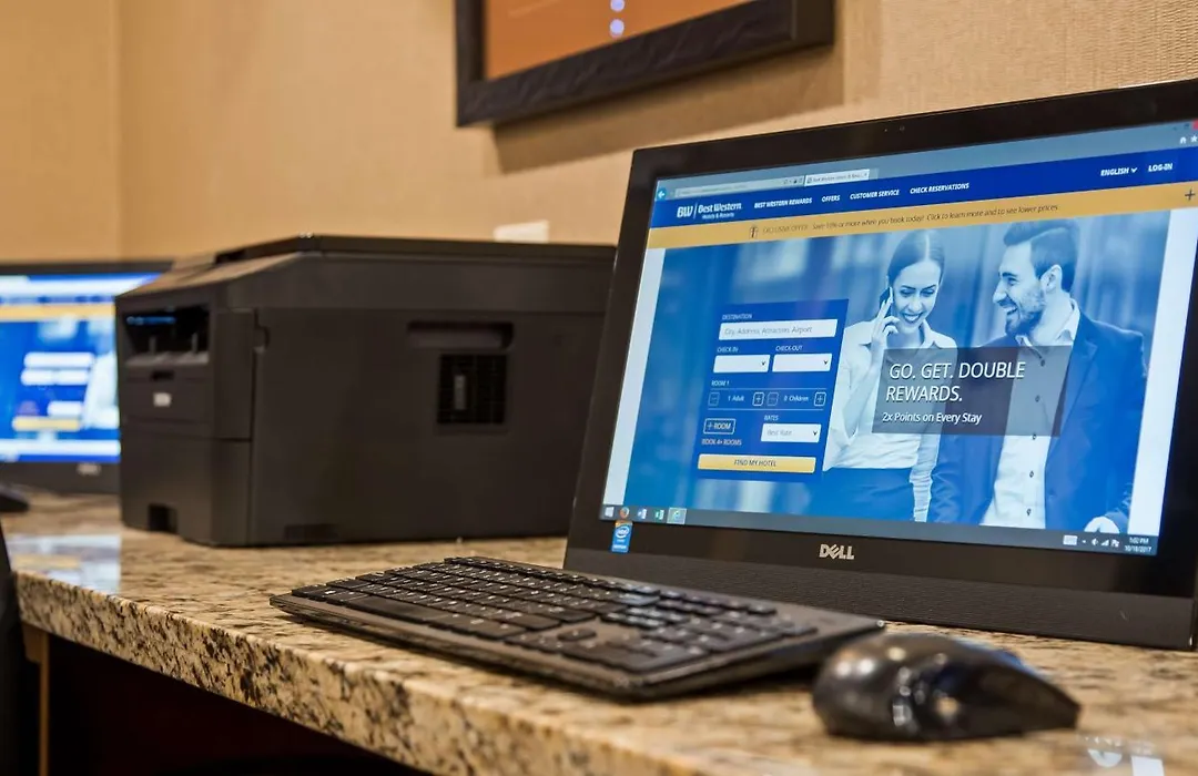 Best Western Plus Lincoln Inn & Suites-1