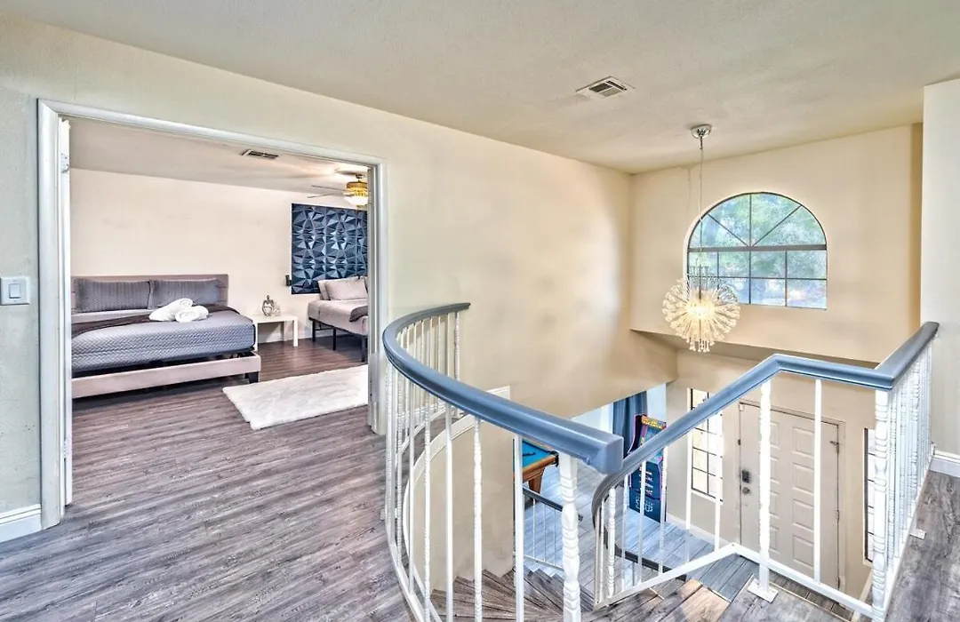 Treasure Bay-3Br Pool & Hot Tub Oasis Near T Strip-1