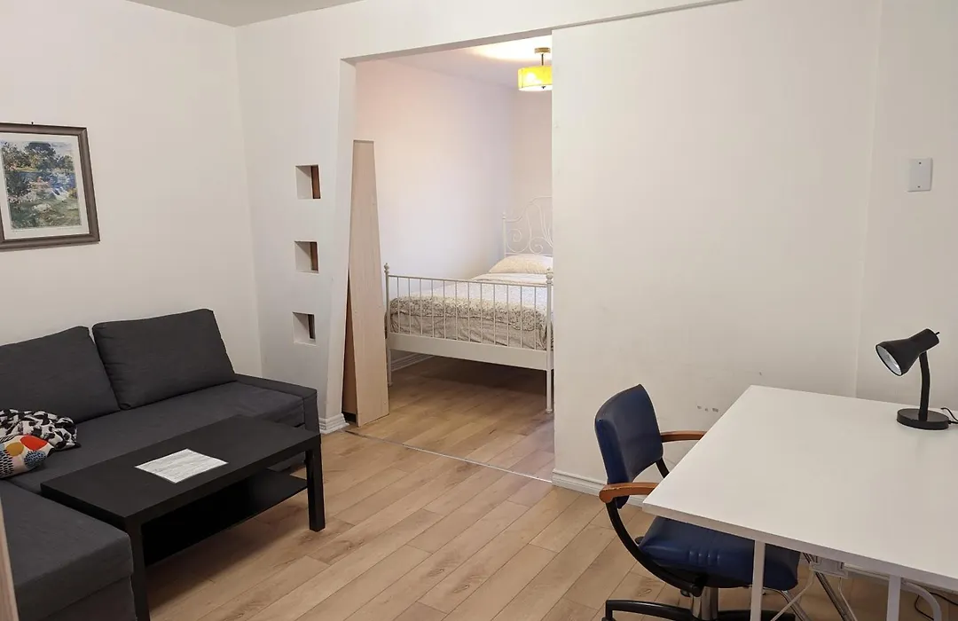Harmony Room Near Metro Monk Station With Self Check-In-1