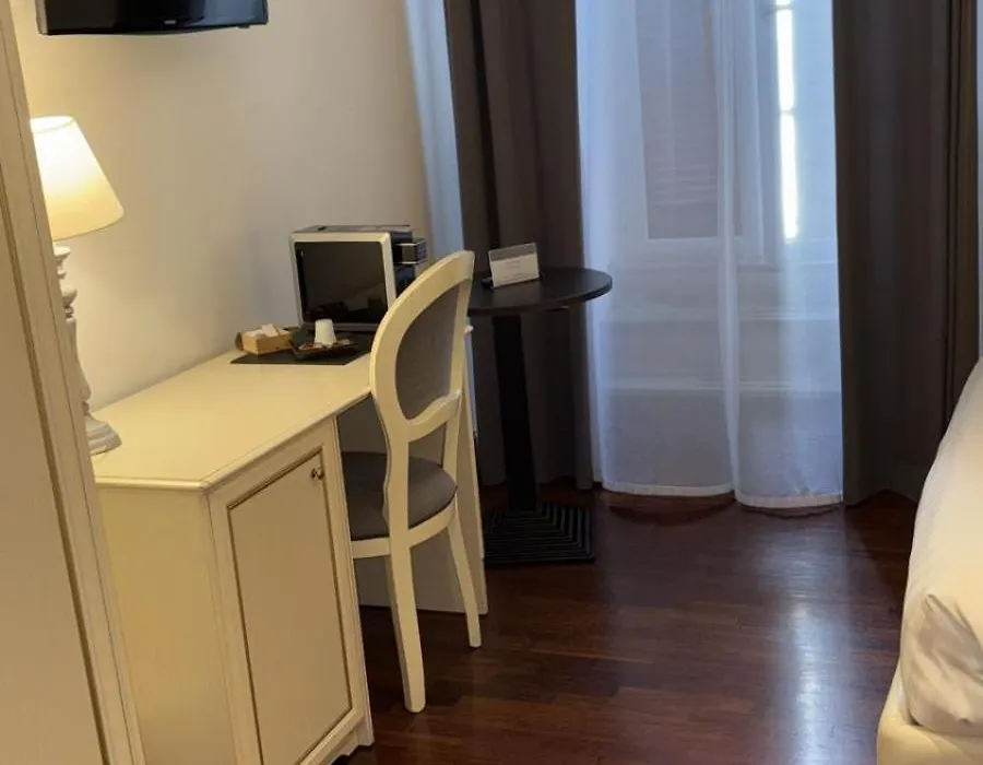 Piccolo Di Piazza Di Spagna Suites-1