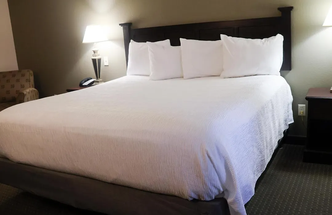 Wingate By Wyndham Peoria - Complimentary Area Shuttle-1