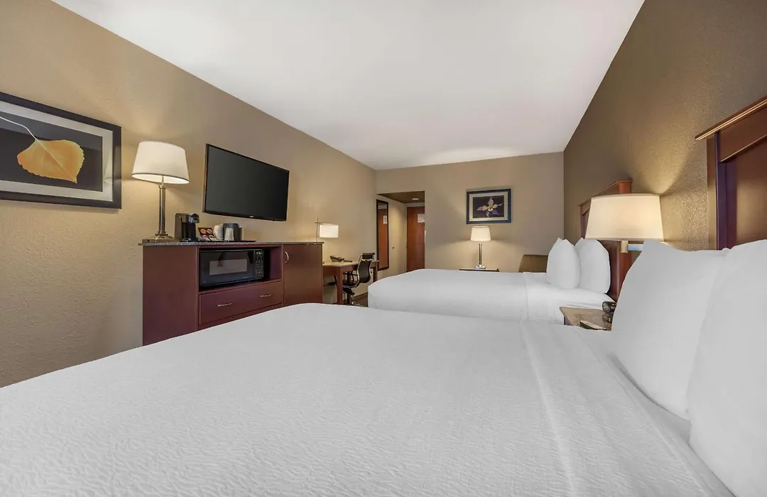 Best Western Plus Peak Vista Inn & Suites-1