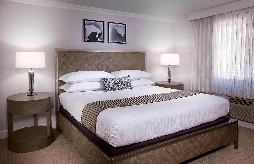 West Beach Inn, A Coast Hotel-1