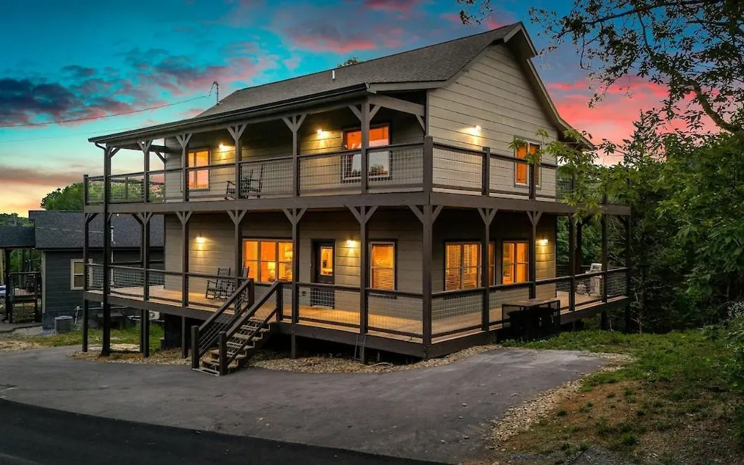 Peaceful And Luxurious Cabin With Indoor Pool And Wrap-Around Decks With Stunning View-1