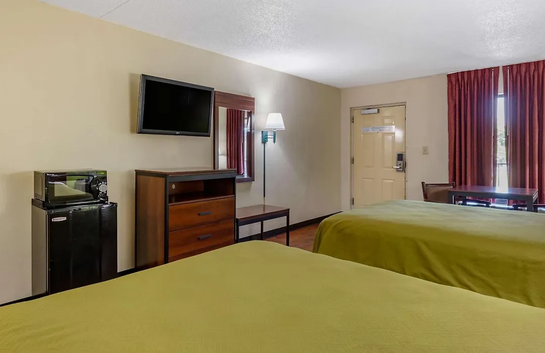 Econo Lodge Fayetteville I-95-1
