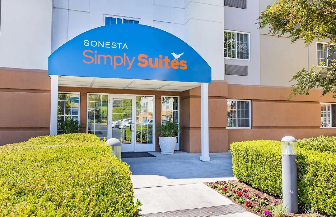 Sonesta Simply Suites Houston Brookhollow-1