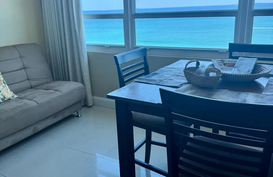Castle Beach Studio,Tennis Court And Swimming Pool With Beach Access-1