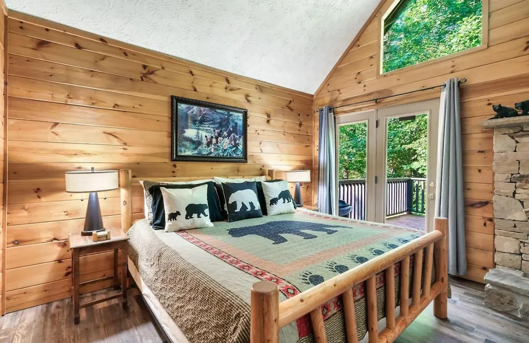 Boogie Bear- Honeymoon Cabin-1