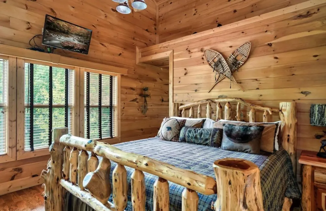 A Step Above, Gatlinburg Luxury Cabin-1