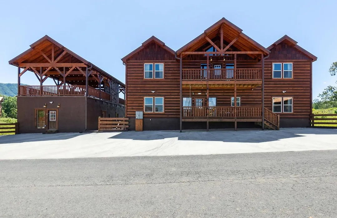 Splash Mountain Lodge Cabin-1